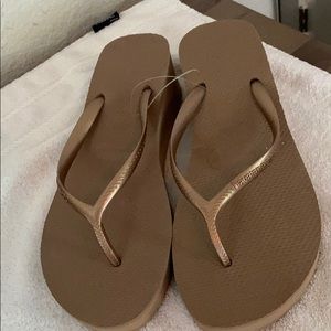 Havaianas High Rose Gold size 9